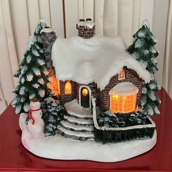 Thomas Kinkade “Painter of Light” Collectible Lighted “A Village Of Christmas” - Picture 9 of 10